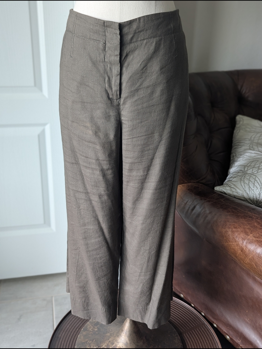 Relaxed Linen-Blend Cropped Linen Pants in Dark Taupe